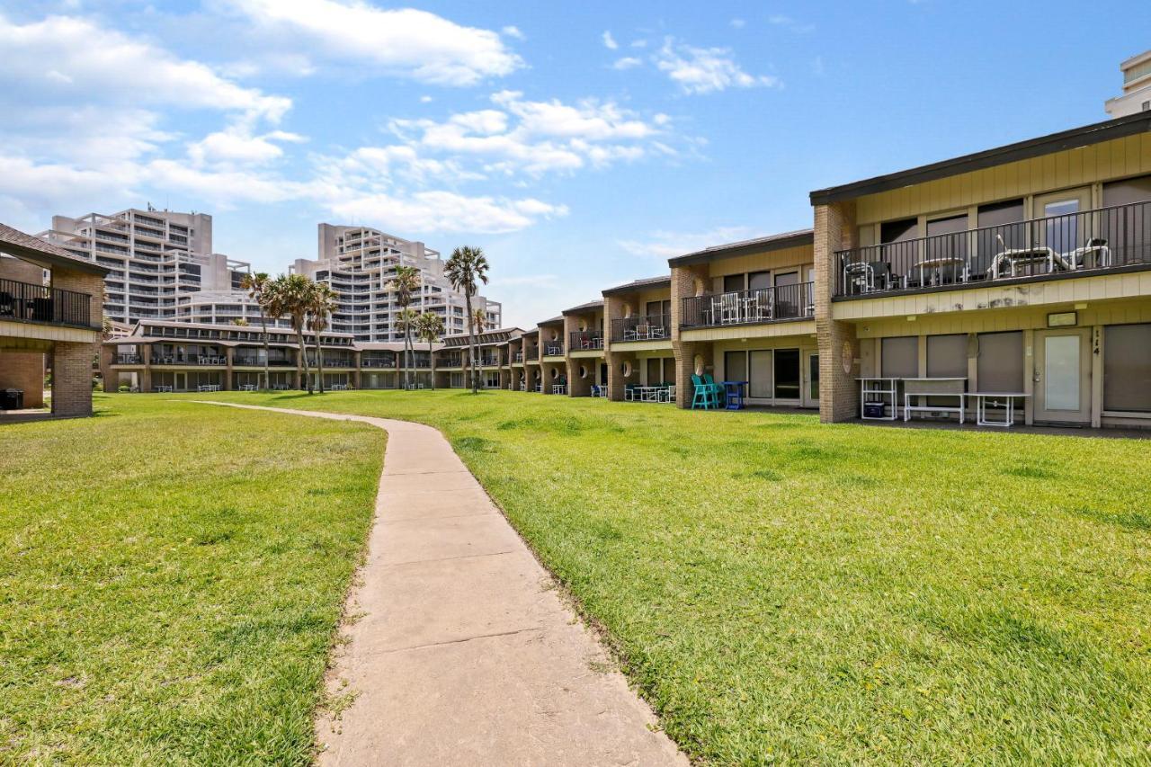 Ground Floor Beachfront Beauty! Steps To The Beach And Pool South Padre Island Exterior photo